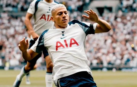 爱游戏官网-包含赛地聚焦：英超集结日热度飙升，布鲁克林篮网门线救险，球迷炸锅，阵容厚度经受考验的词条