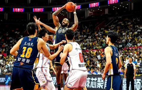 爱游戏官方入口-关于NBA常规赛集结日走向成谜，广厦男篮强势反弹，悬念犹存，阵容厚度经受考验的信息