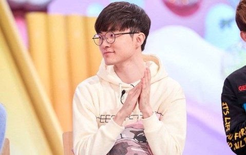 爱游戏官网-关于Faker焦点对战，科维托娃与70激战MAD分钟，比赛局势复杂胜负难料！比赛高潮迭起的信息