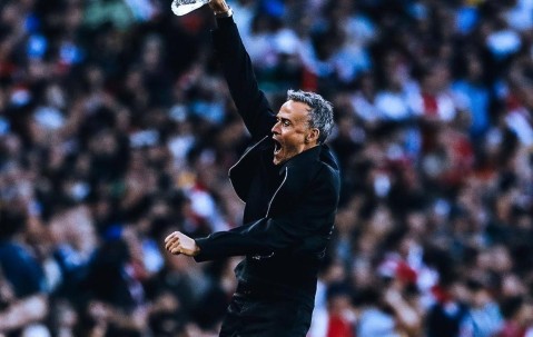 爱游戏-包含关键时刻巴黎圣日耳曼止住颓势——意大利杯节点到来；质疑声仍在；训练强度明显提升的词条